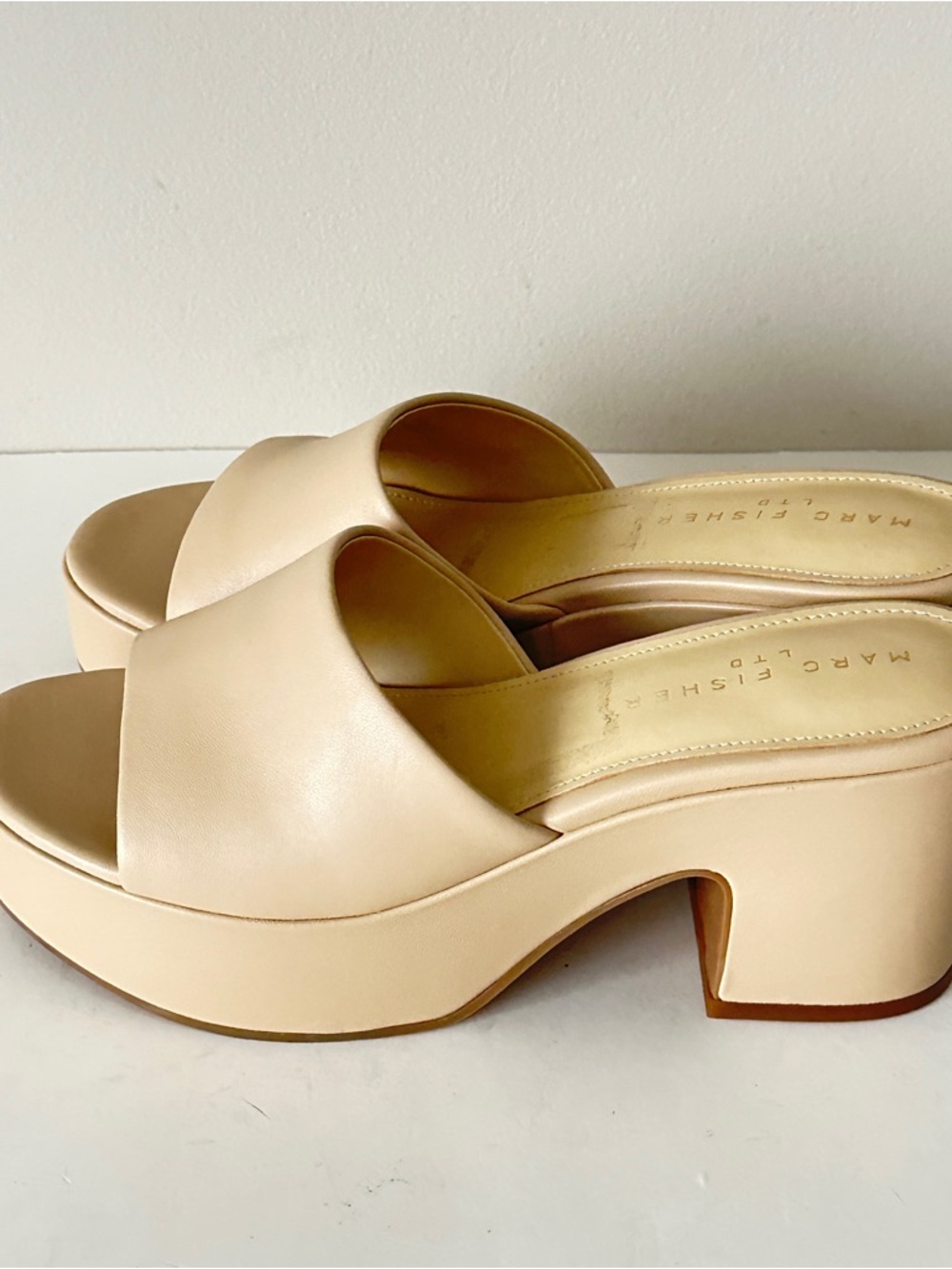 NEW Marc Fisher Florina Beige Leather Platform Women's Slide Heels, Sz 9.5